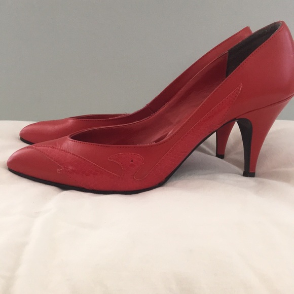 Red leather heels - Picture 3 of 6